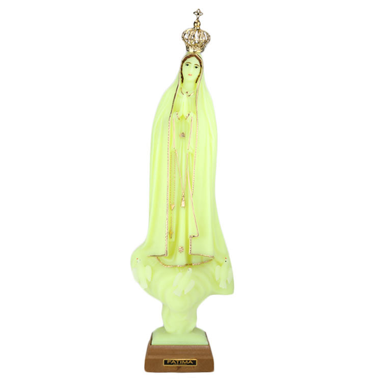 Estátua fluorescente de Nossa Senhora de Fátima